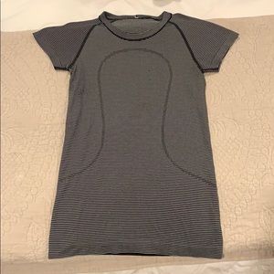 Black lululemon swiftly tech shirt